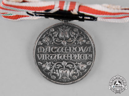hungary,_kingdom._a_red_cross_decoration,_silver_grade_medal_for_youth,_c.1930_c18-023101