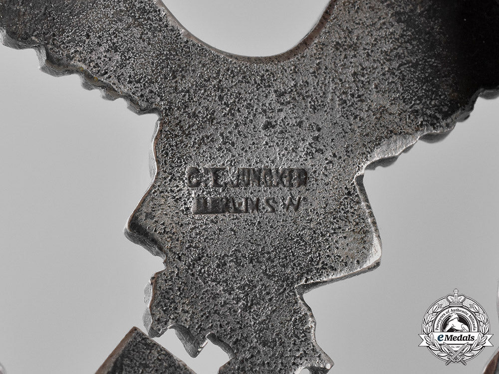 germany,_luftwaffe._a_pilot’s_badge_by,_c.e._juncker_c18-023166_2_1_1