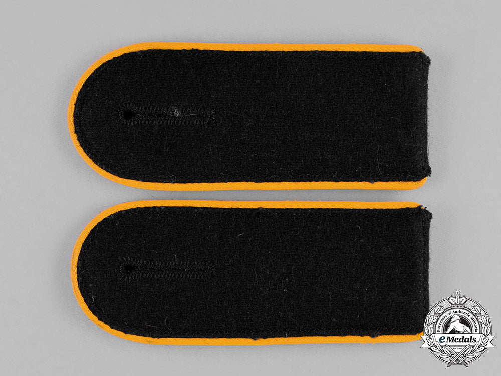germany,_ss._a_mint_pair_of_cavalry_enlisted_man’s_shoulder_boards_c18-023236