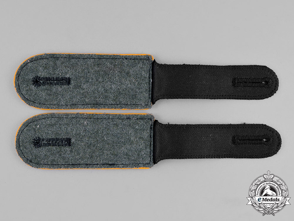 germany,_ss._a_mint_pair_of_cavalry_enlisted_man’s_shoulder_boards_c18-023238