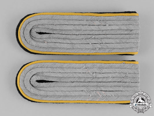 germany,_ss._a_cavalry_shoulder_boards_for_an_ss-_untersturmführer_c18-023263