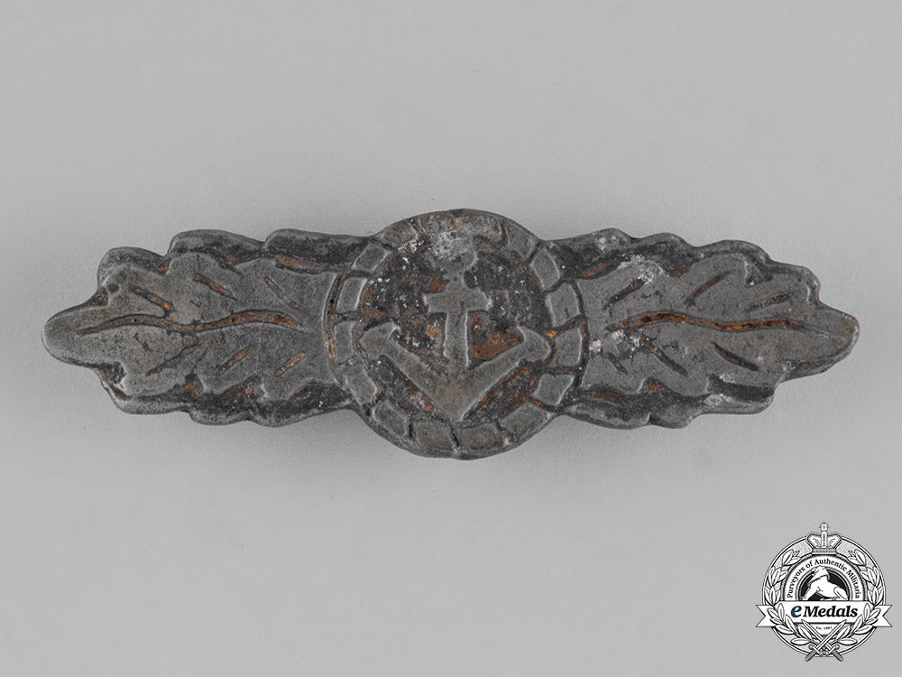 germany,_kriegsmarine._a_field_made_naval_front_clasp_c18-023451_1