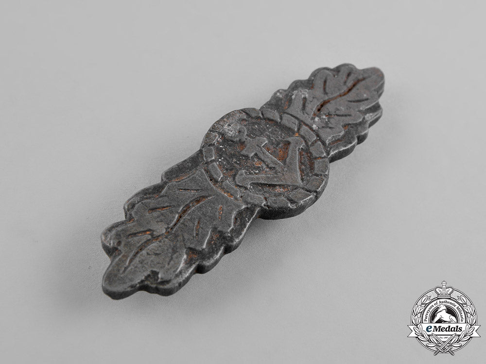 germany,_kriegsmarine._a_field_made_naval_front_clasp_c18-023453_1
