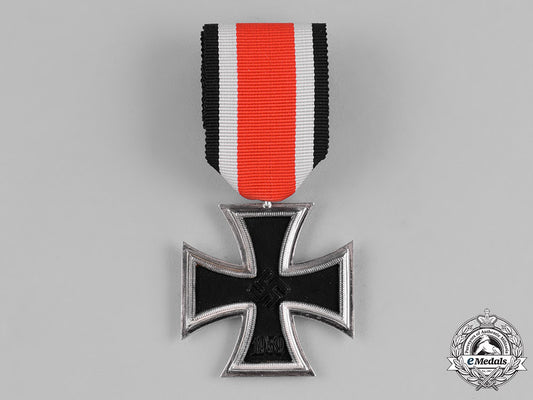germany._a_mint_iron_cross1939_second_class_c18-023457