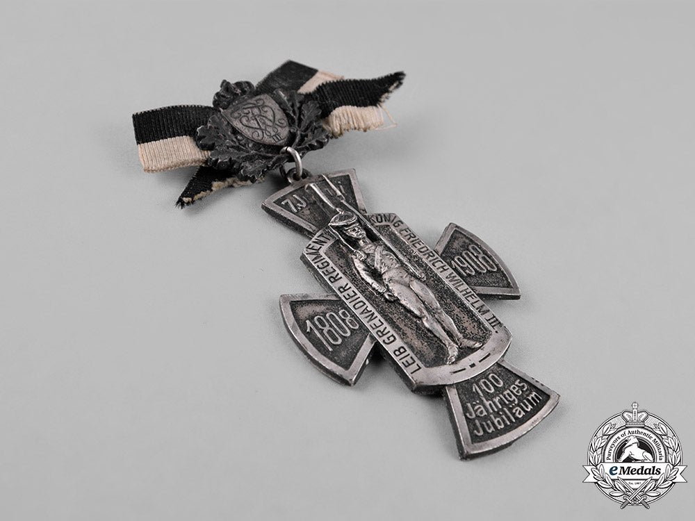 prussia,_state._a100-_year_commemorative_medal_for_the_king_friedrich_wilhelm_guard_regiment_c18-023492