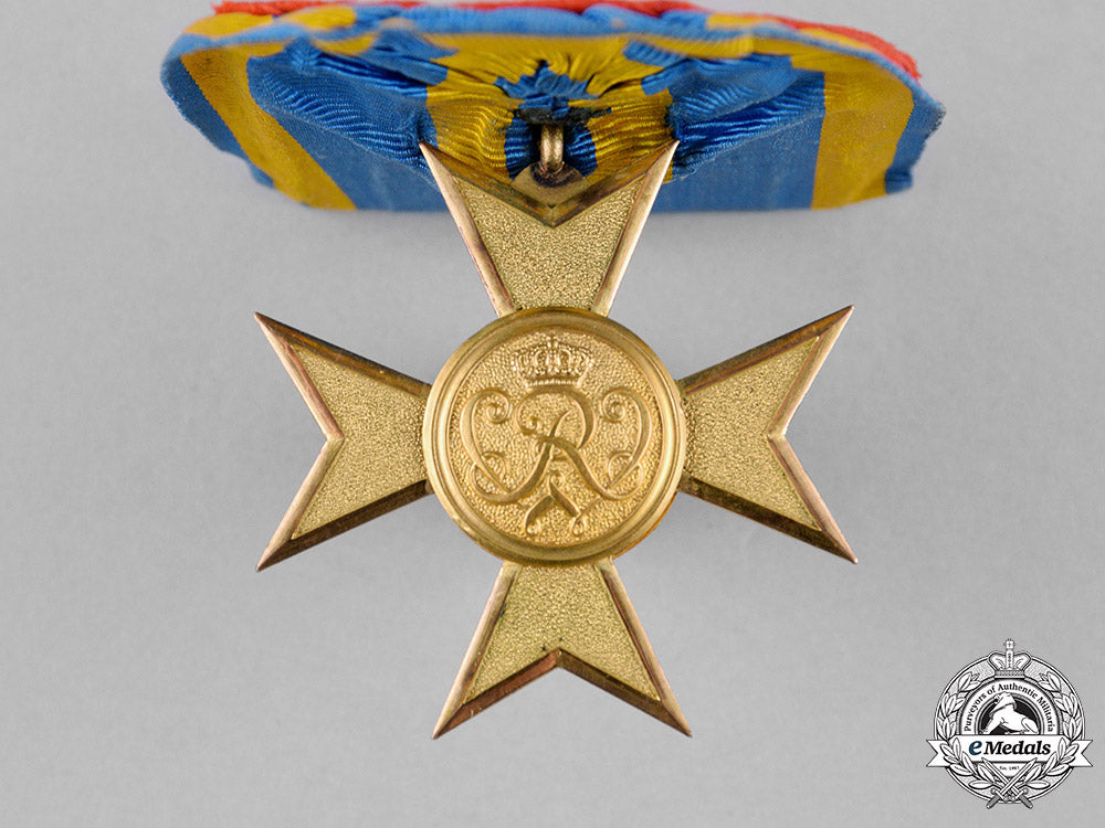 prussia,_state._a_war_merit_cross,_gold_grade,_mounted_c18-023563