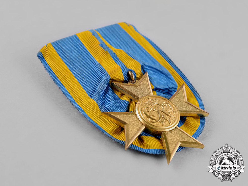 prussia,_state._a_war_merit_cross,_gold_grade,_mounted_c18-023564