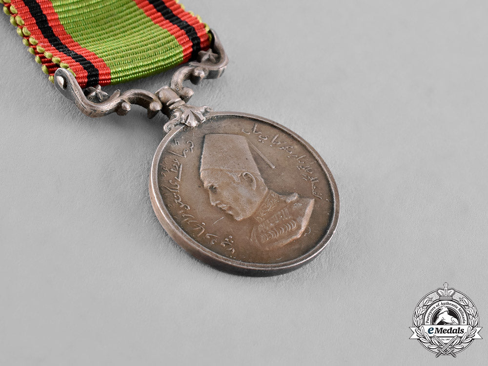 india,_bahawalpur._a_military_general_service_medal,_fullsize_and_miniature,_c.1940_c18-023781
