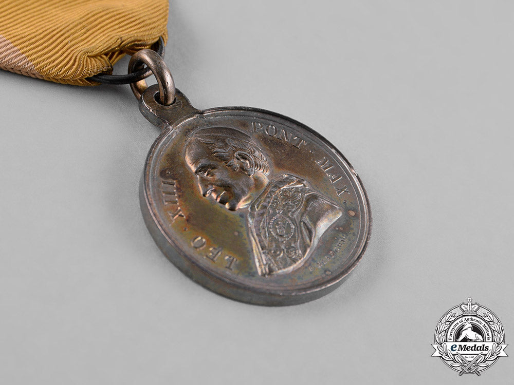vatican._a_leo_xiii(1878-1903)_benemerneti_medal,_silver_grade,2_nd_class,_c18-023795