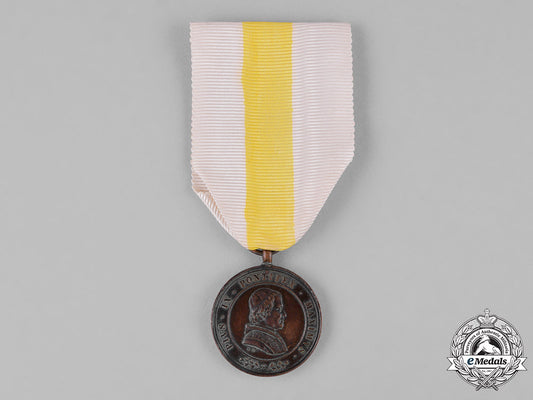 vatican._a_medal_for_roman_firefighters_c18-023806