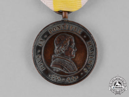 vatican._a_medal_for_roman_firefighters_c18-023808