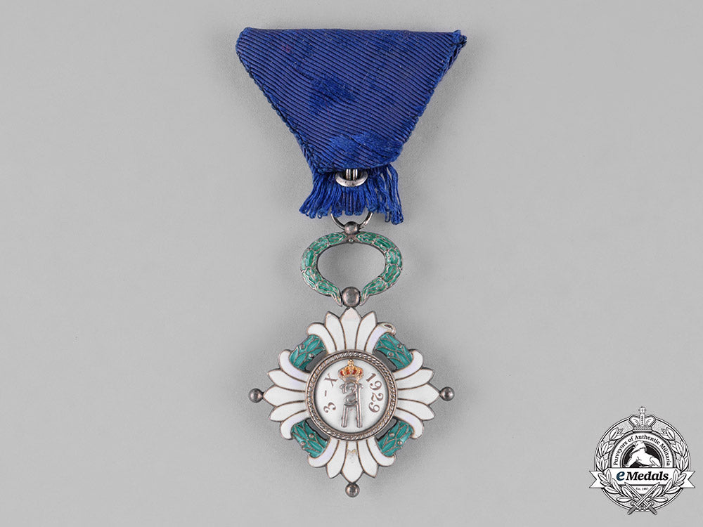 yugoslavia,_kingdom._an_order_of_the_yugoslav_crown,5_th_class_knight_c18-023812_1