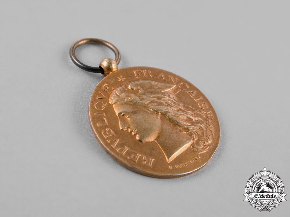 france,_republic._a_minister_of_war_honour_medal,1_st_class_in_gold_c18-023892