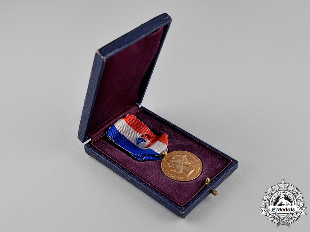 france,_republic._a_minister_of_war_honour_medal,1_st_class_in_gold_c18-023895