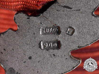 czechoslovakia,_socialist_republic._two_medals&_awards_c18-023986