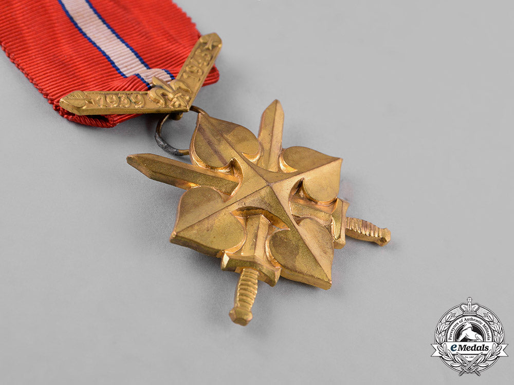 czechoslovakia,_socialist_republic._two_medals&_awards_c18-023989