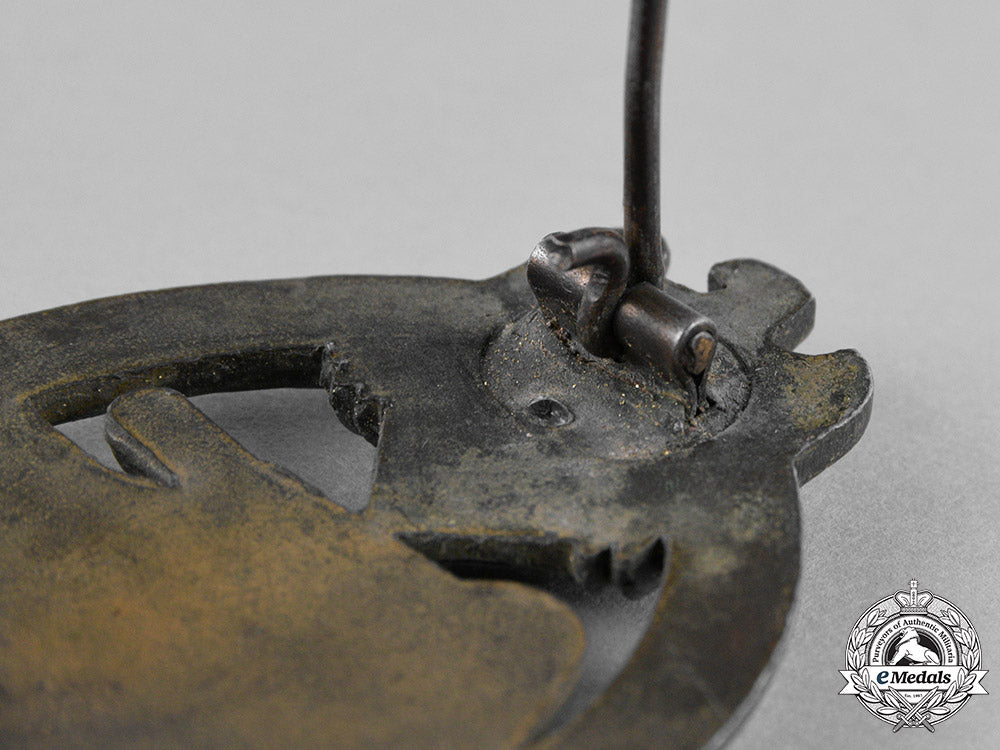 germany,_wehrmacht._a_tank_badge,_silver_grade_c18-024134