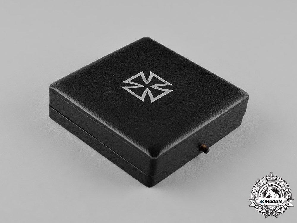 germany._a_cased_iron_cross1939_first_class_c18-024159
