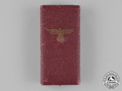 germany._a_cased_entry_into_the_sudetenland_commemorative_medal,_with_prague_medal_bar_c18-024166