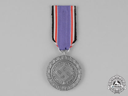 germany._an_air_raid_defense_medal,_second_class,_heavy_version_c18-024253