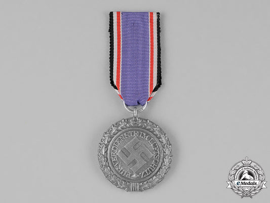 germany._an_air_raid_defense_medal,_second_class,_heavy_version_c18-024253