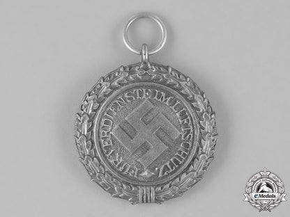 germany._an_air_raid_defense_medal,_second_class,_heavy_version_c18-024255