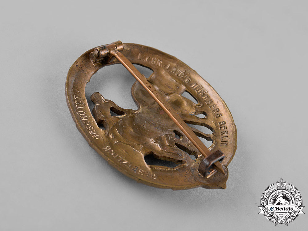 germany._a_cased_horse“_driver”_badge,_bronze_grade,_with_its_miniature,_by_l._christian_lauer_c18-024360