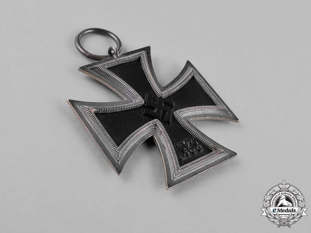 germany._an_iron_cross1939_second_class,_by_klein&_quenzer_a.g._in_its_packet_of_issue_c18-024394