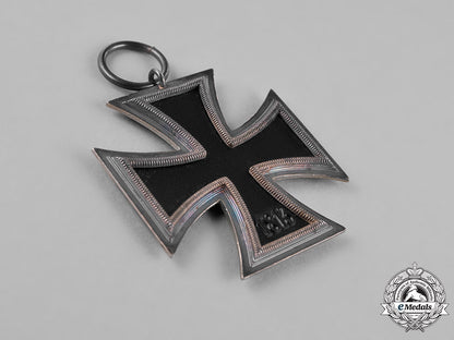 germany._an_iron_cross1939_second_class,_by_klein&_quenzer_a.g._in_its_packet_of_issue_c18-024395