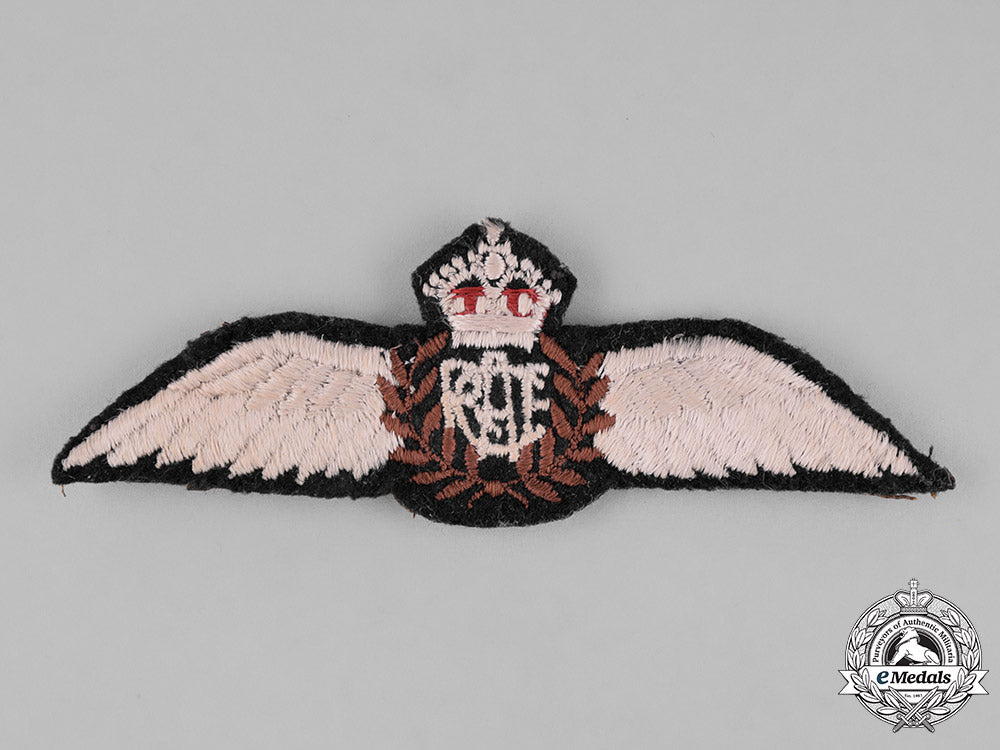 canada._a_royal_canadian_air_force(_rcaf)_pilot_wings_c.1941_c18-024439
