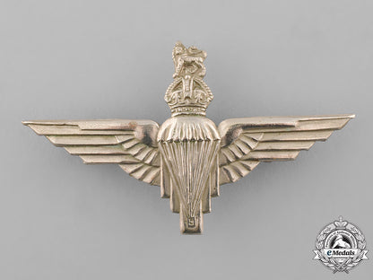 united_kingdom._two_parachute_regiment_badges_c18-024452