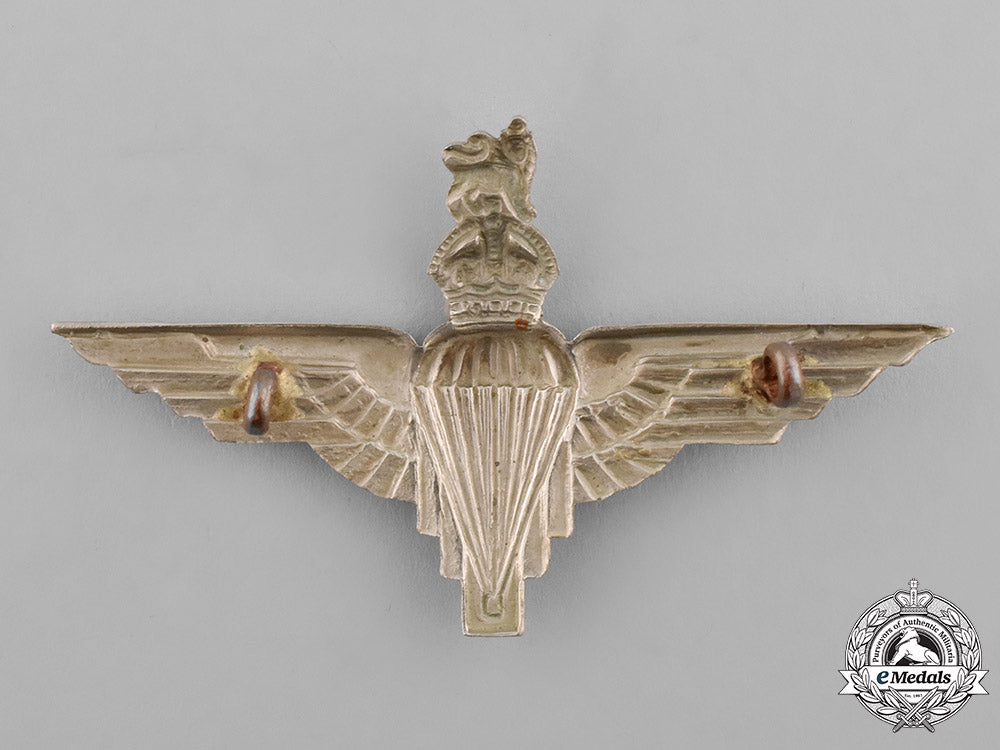 united_kingdom._two_parachute_regiment_badges_c18-024453