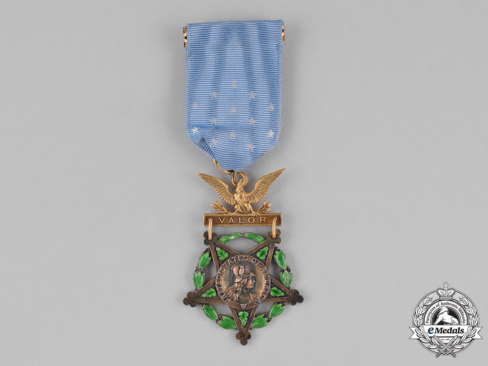 united_states._an_army_medal_of_honor,_type_iv,_c.1918_c18-024490