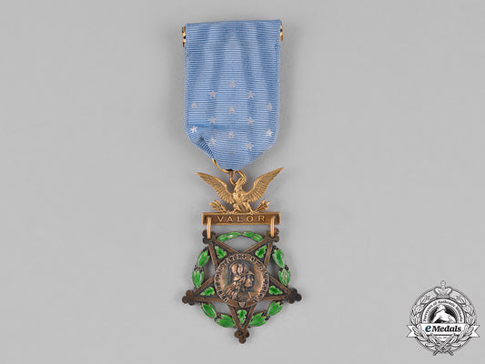 united_states._an_army_medal_of_honor,_type_iv,_c.1918_c18-024490