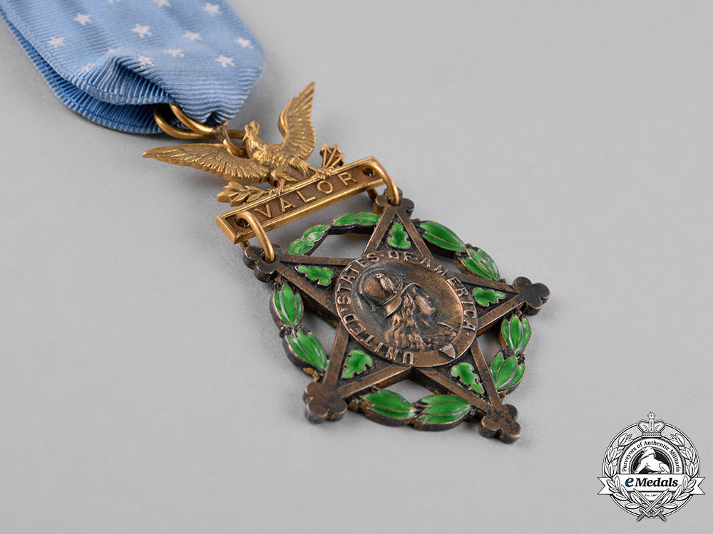 united_states._an_army_medal_of_honor,_type_iv,_c.1918_c18-024494