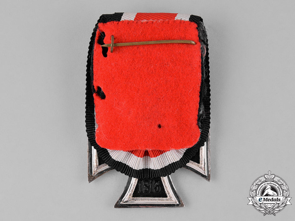 germany,_federal_republic._a_mounted_iron_cross1939_second_class,_alternative1957_version_c18-024503