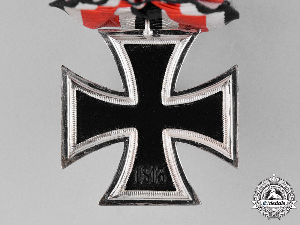 germany,_federal_republic._a_mounted_iron_cross1939_second_class,_alternative1957_version_c18-024505