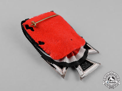 germany,_federal_republic._a_mounted_iron_cross1939_second_class,_alternative1957_version_c18-024507