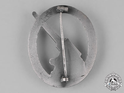 germany,_federal_republic._a_wehrmacht_flak_badge,_alternative1957_version_c18-024527