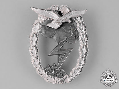 germany,_federal_republic._a_luftwaffe_ground_assault_badge,_alternative1957_version_c18-024532