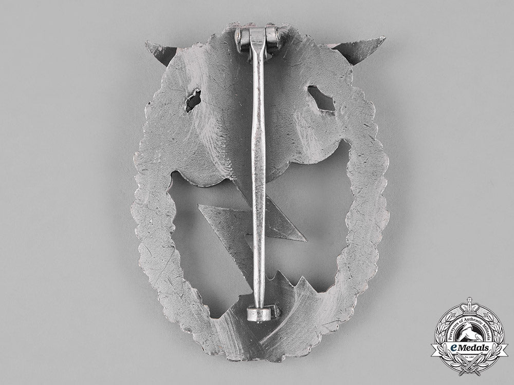 germany,_federal_republic._a_luftwaffe_ground_assault_badge,_alternative1957_version_c18-024533