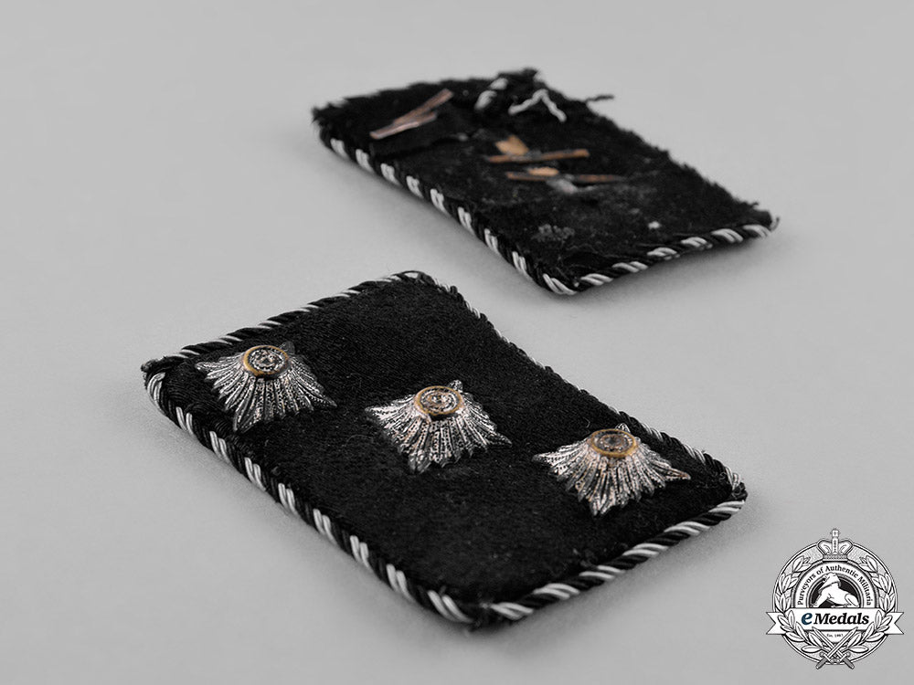 germany._a_set_of_general-_ss_untersturmführer_collar_tabs_c18-024631