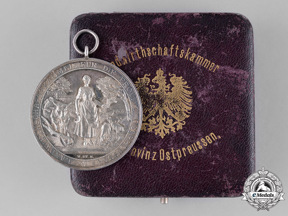 prussia,_state._a_cased_medal_for_long_years_of_loyal_service_from_the_chamber_of_agriculture_c18-024676