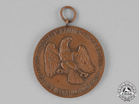 germany,_weimar._a_named25-_year_long_service_award_at_the_chamber_of_agriculture_of_berlin_c18-024720