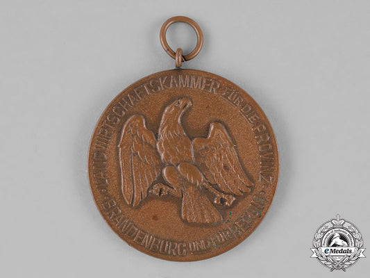 germany,_weimar._a_named25-_year_long_service_award_at_the_chamber_of_agriculture_of_berlin_c18-024720