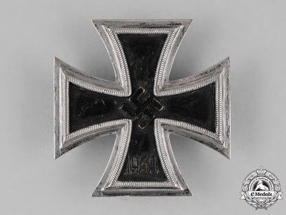 germany._an_iron_cross1939_first_class,_by_wilhelm_deumer_c18-024735