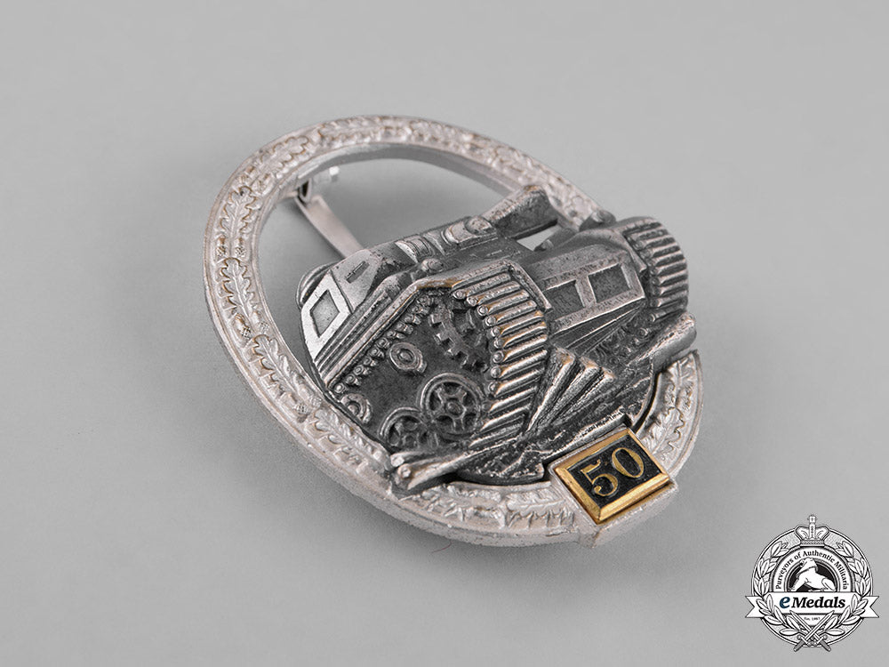 germany,_federal_republic._a_special_grade_tank_badge_for50_panzer_engagements,_alternative1957_version_c18-024759