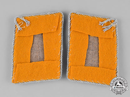 germany,_luftwaffe._a_set_of_hauptmann_rank_flyer’s_collar_tabs_c18-024787