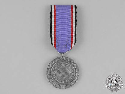 germany._an_air_raid_defence“_luftschutz”_medal:_second_class;_heavy_version_c18-024795