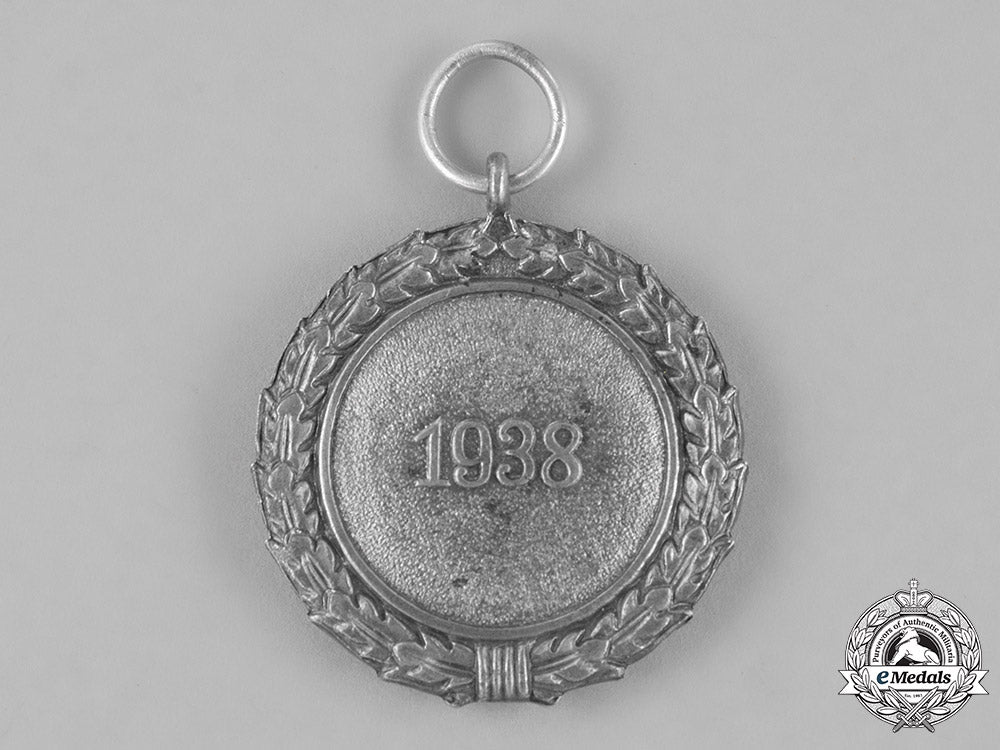 germany._an_air_raid_defence“_luftschutz”_medal:_second_class;_heavy_version_c18-024797